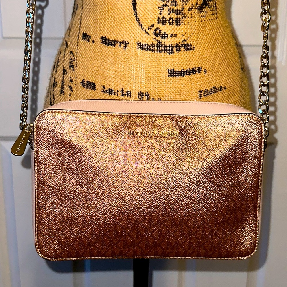 Michael Kors Jet Set crossbody bag